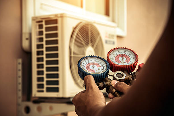 Professional Ac Repair technician working in Elmwood Park, NJ